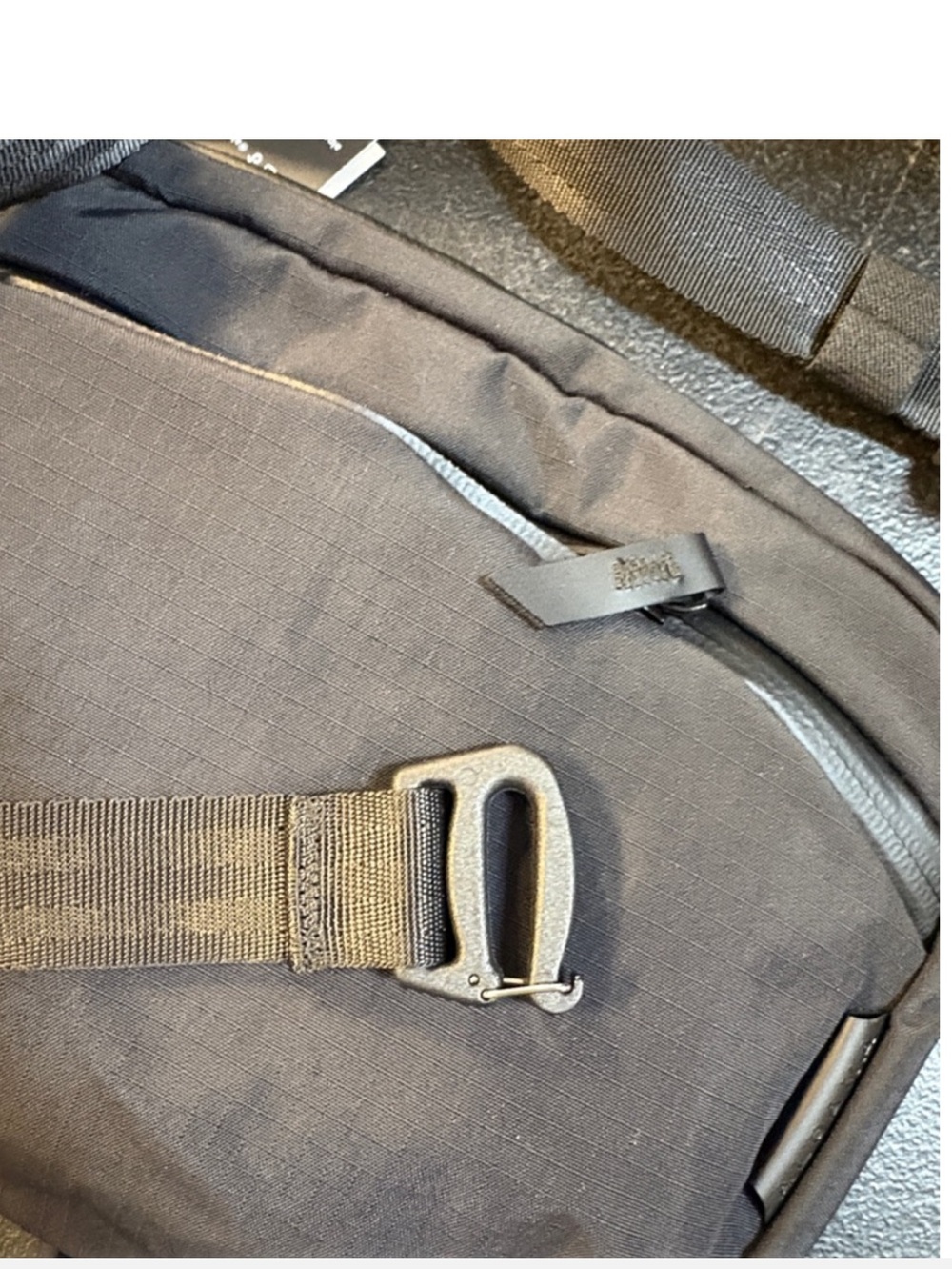 Alpaka Flight Sling 2L - black with grey inside - Picture 9 of 9